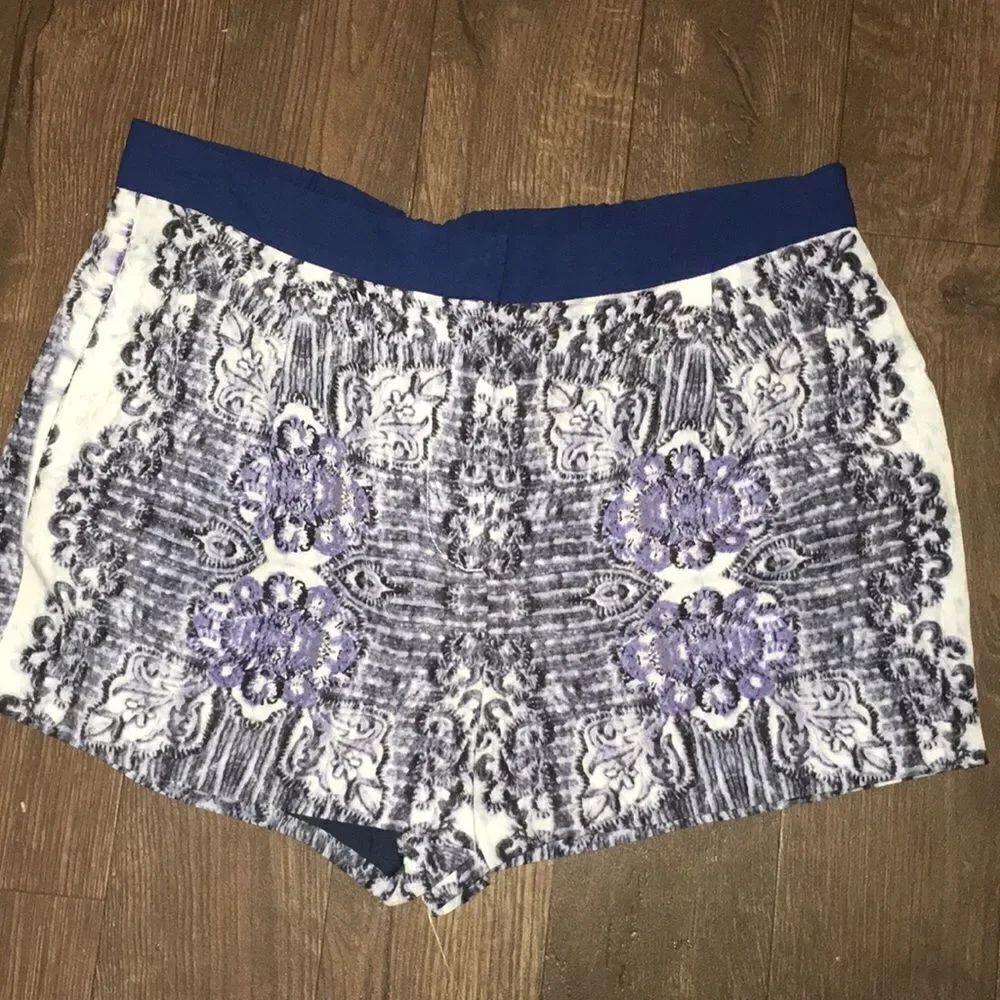 1. State blue damask shorts - Picture 2 of 4